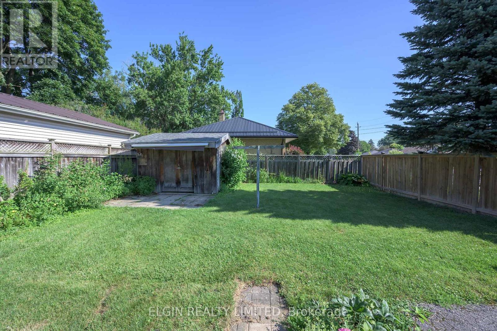 90 DUNKIRK DRIVE - 32