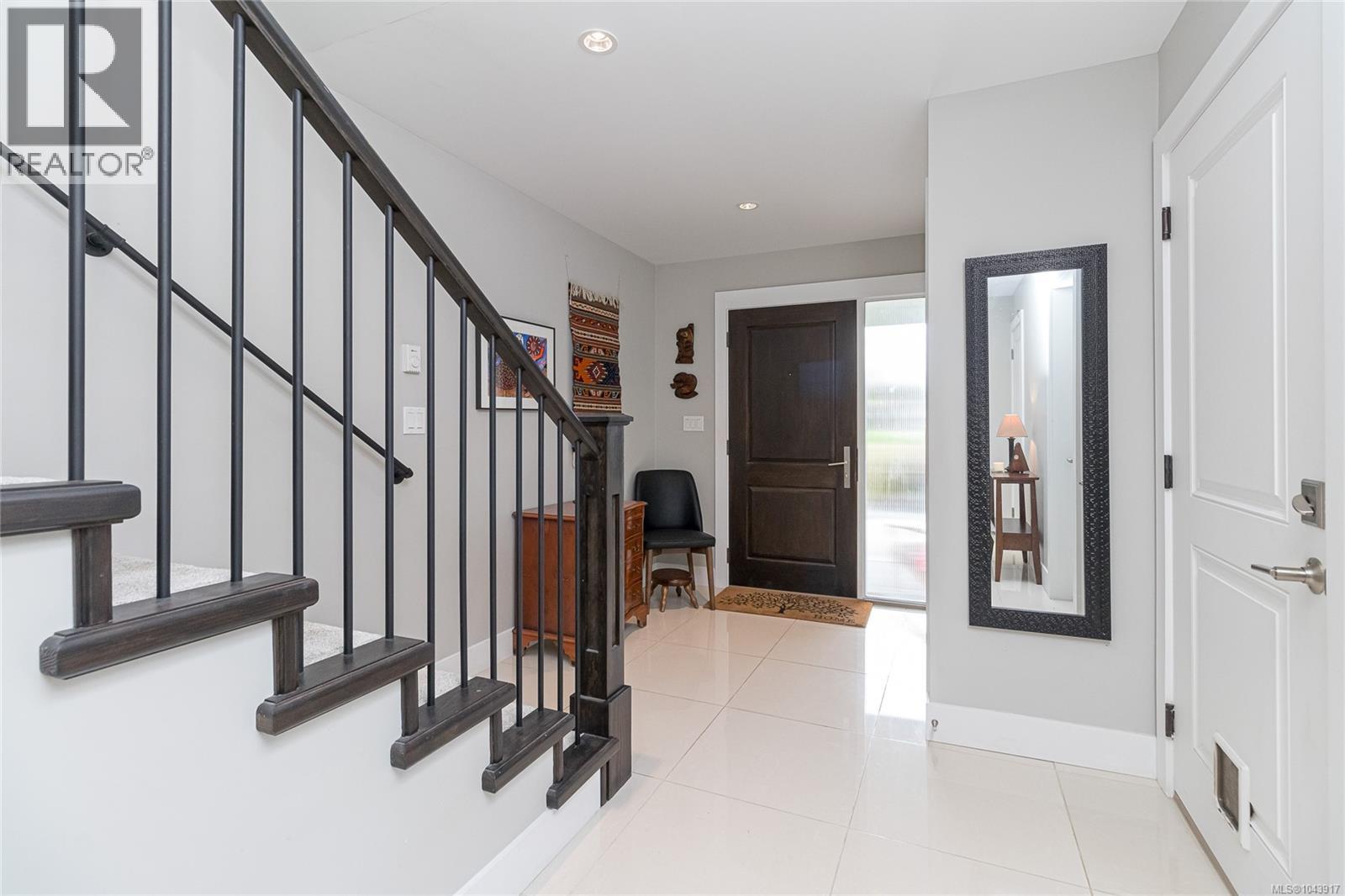 924 Snowdrop Ave - 3