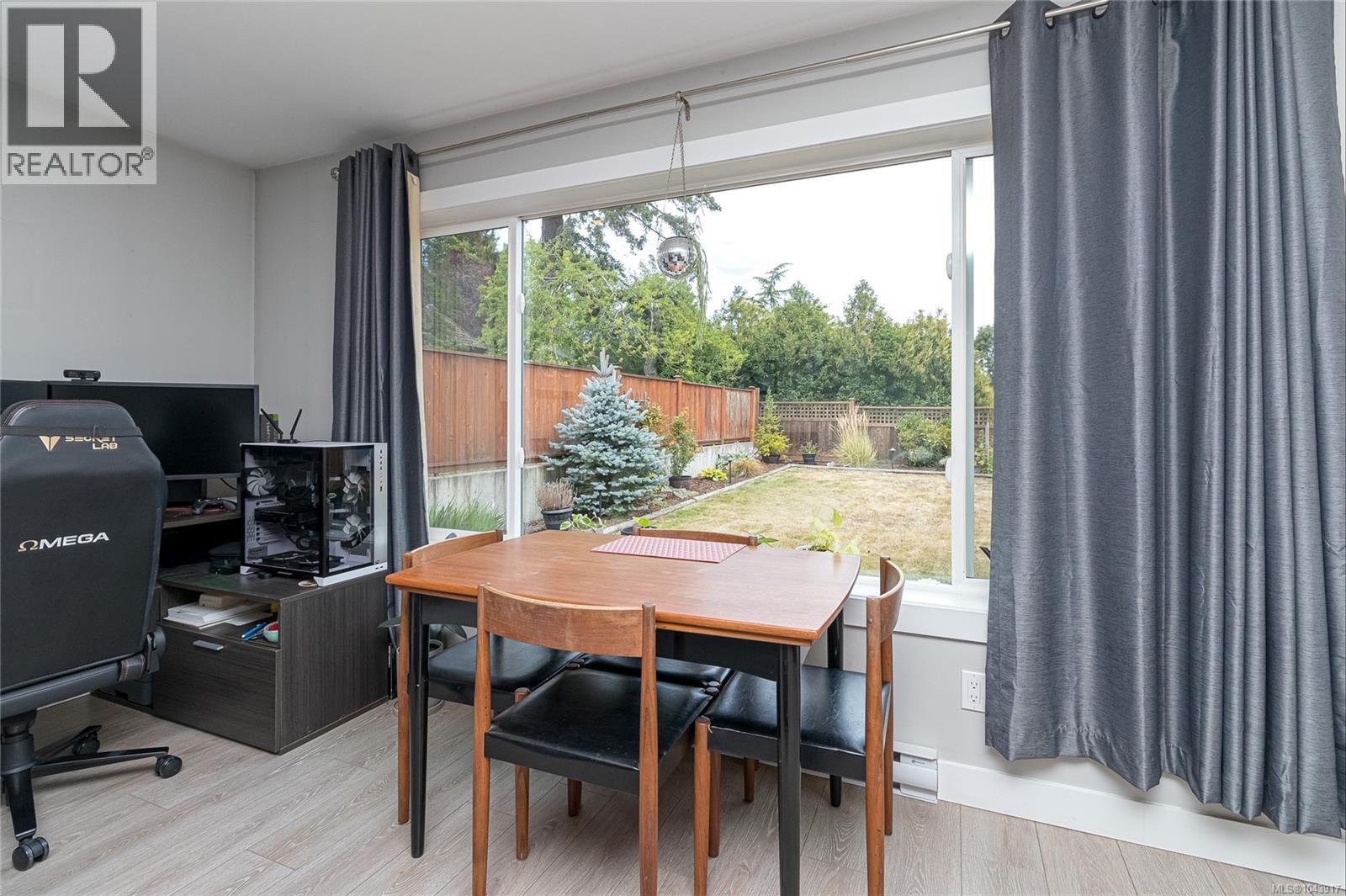  924 Snowdrop Avenue, Saanich