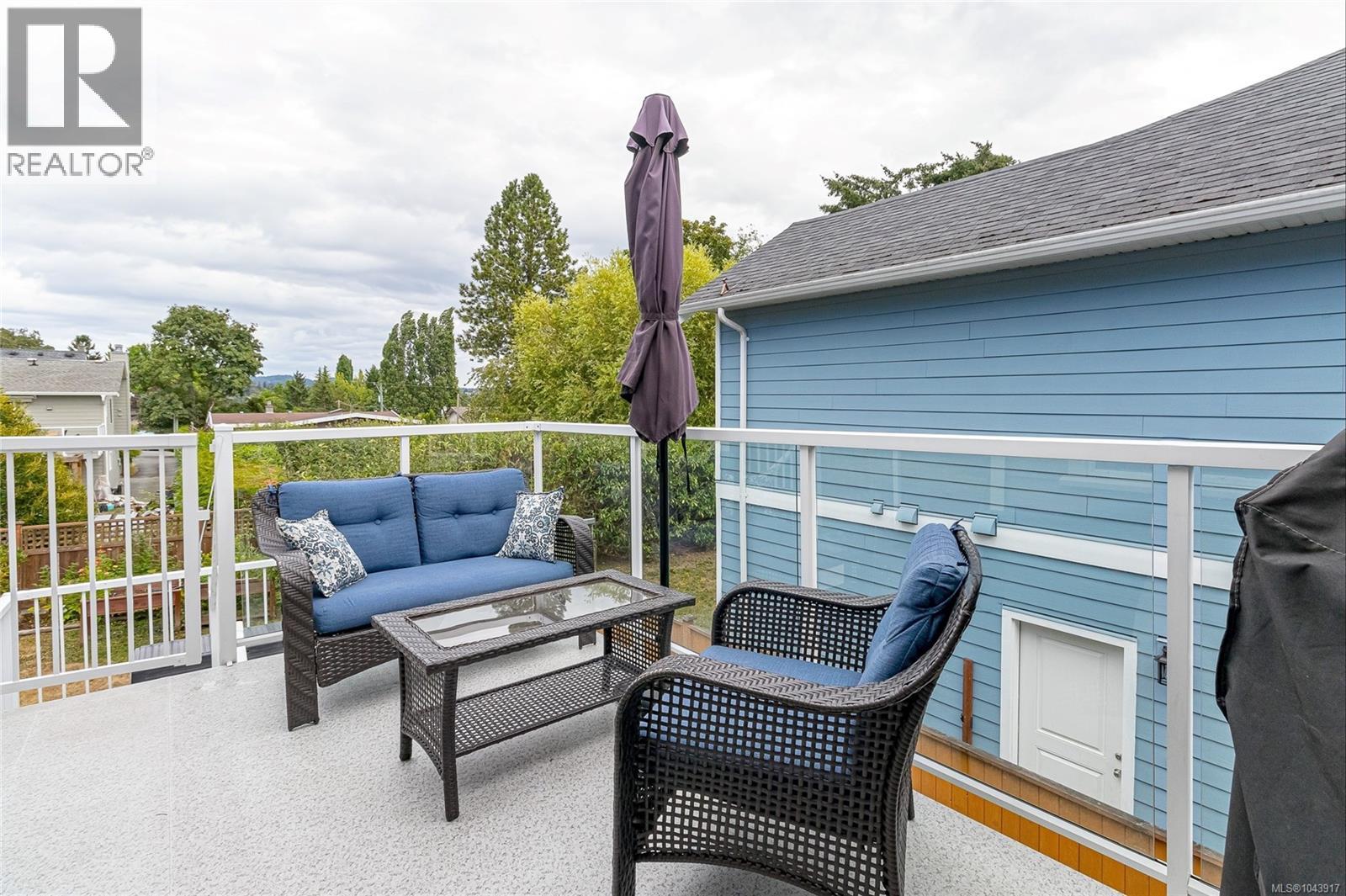  924 Snowdrop Avenue, Saanich