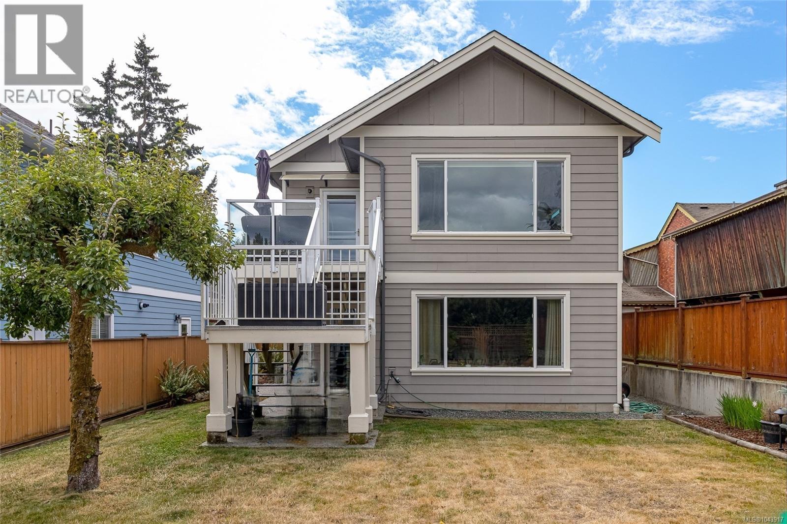  924 Snowdrop Avenue, Saanich