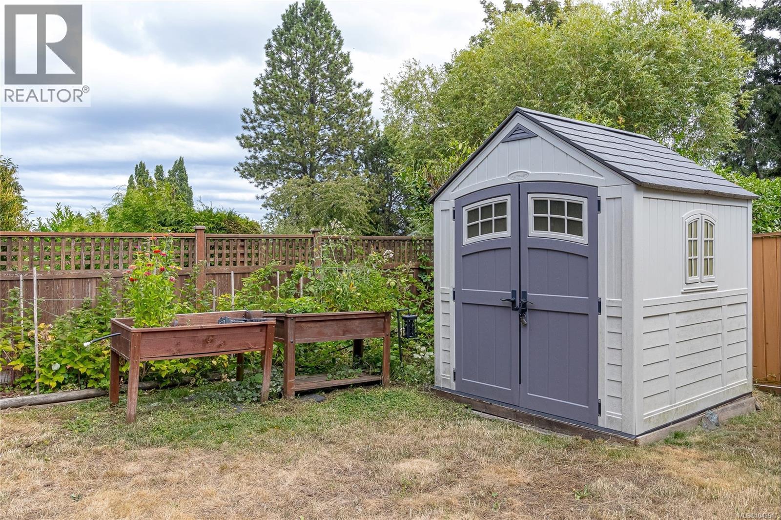  924 Snowdrop Avenue, Saanich