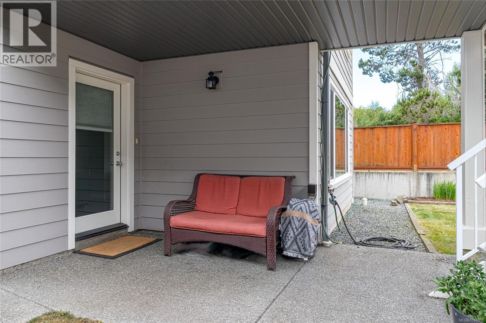  924 Snowdrop Avenue, Saanich