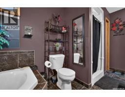 1105 Hochelaga Street W, Moose Jaw, SK S6H2J3 Photo 26
