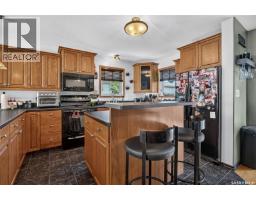 4pc Ensuite bath - 1105 Hochelaga Street W, Moose Jaw, SK S6H2J3 Photo 9