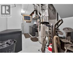 1105 Hochelaga Street W, Moose Jaw, SK S6H2J3 Photo 34