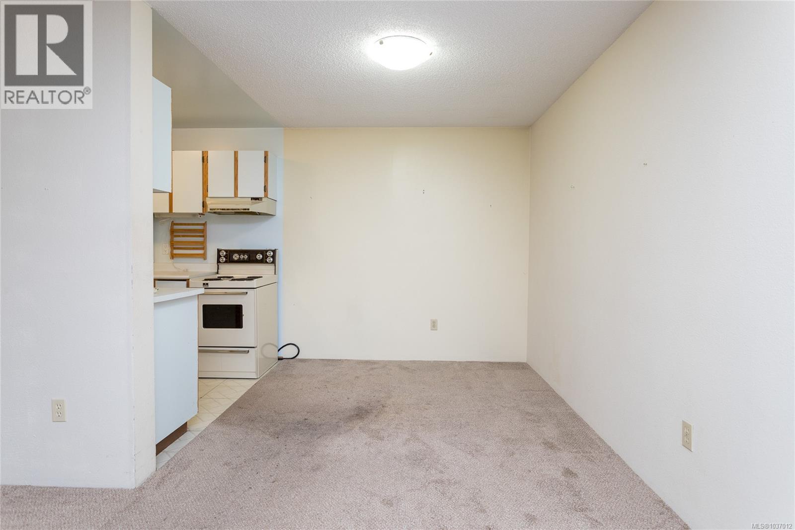 #409 3255 Glasgow Ave - 11