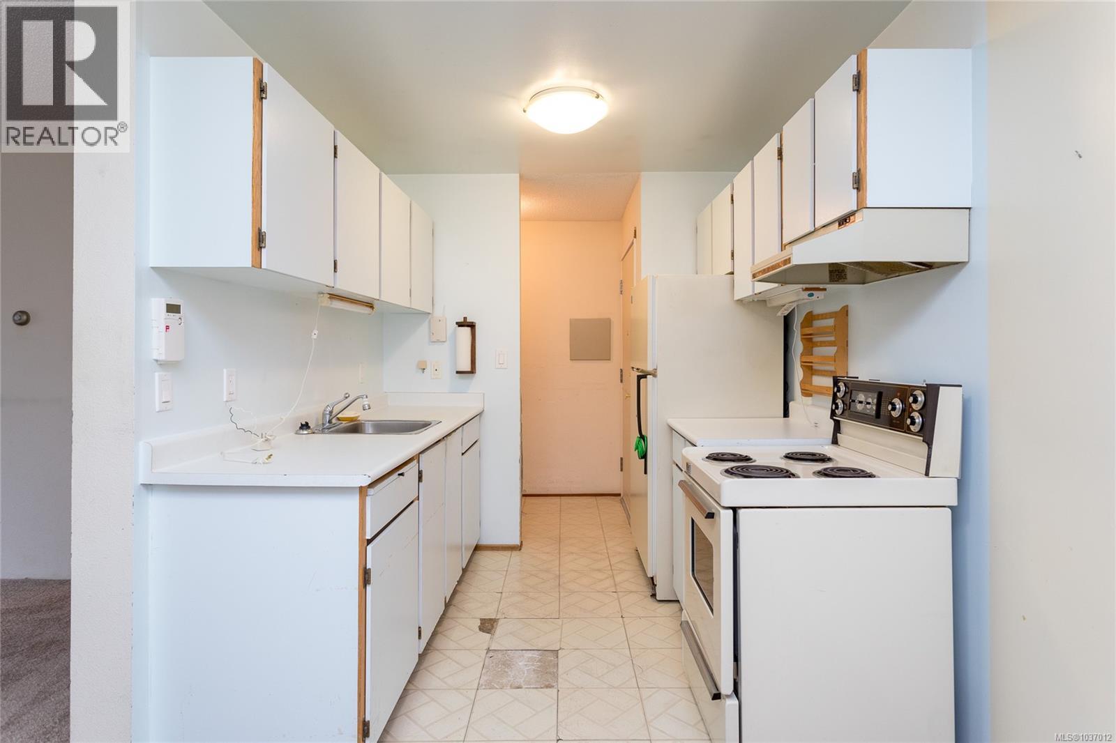 #409 3255 Glasgow Ave - 3
