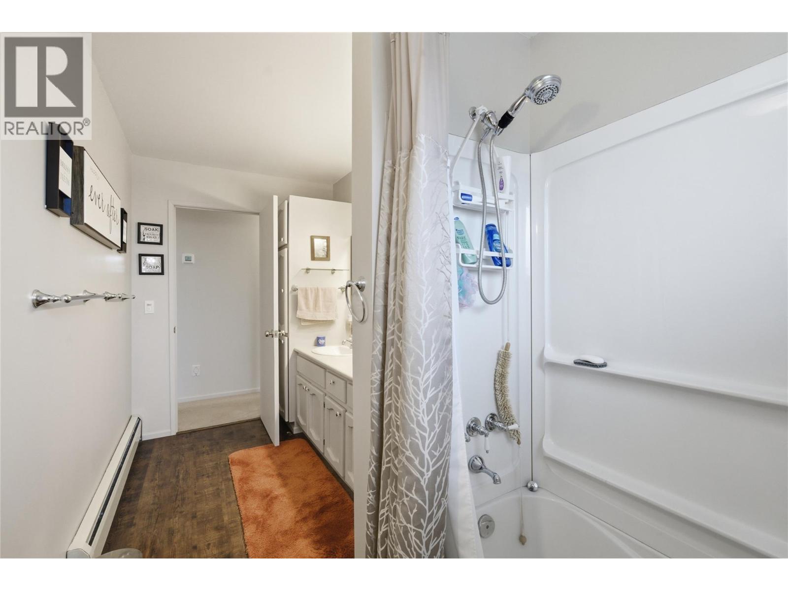 2102 CLAPPERTON Avenue - 40