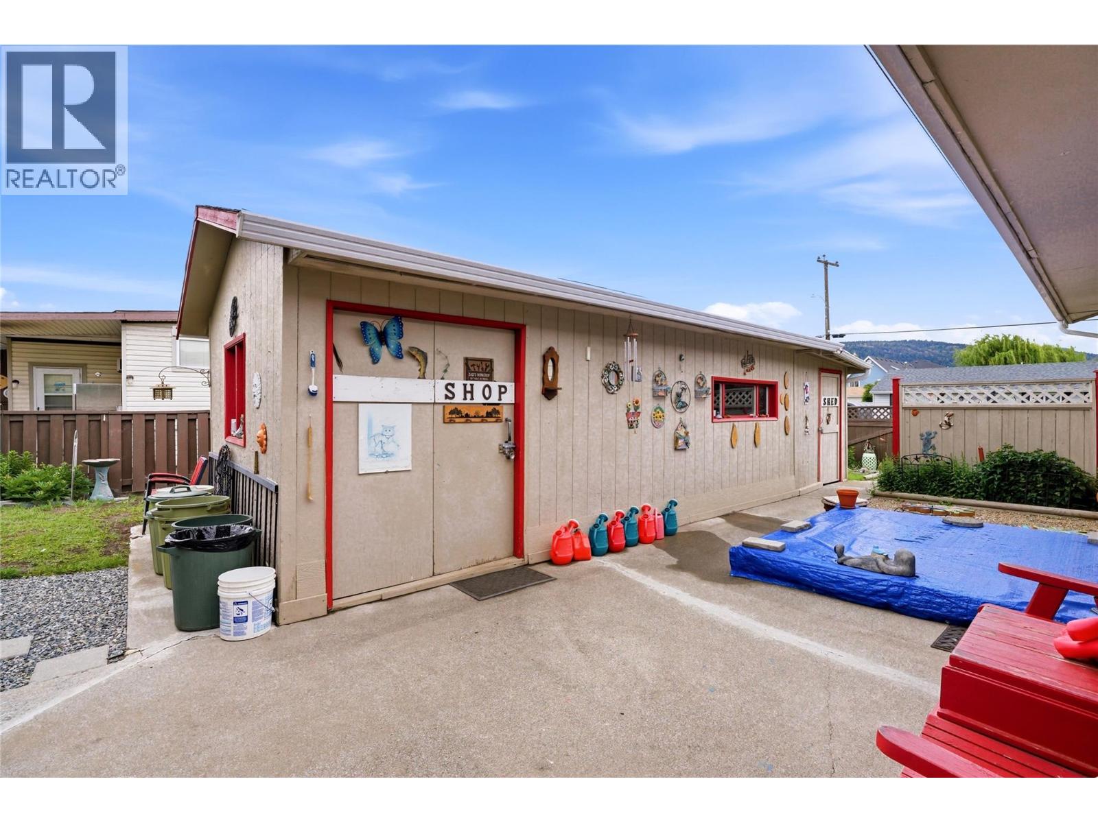 2102 CLAPPERTON Avenue - 4