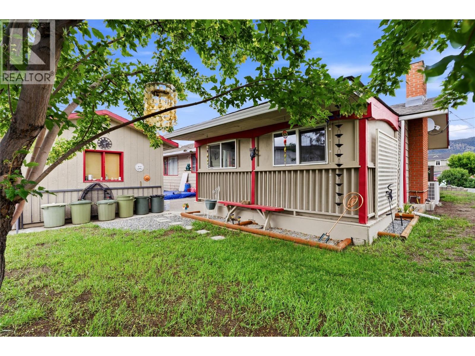 2102 CLAPPERTON Avenue - 6