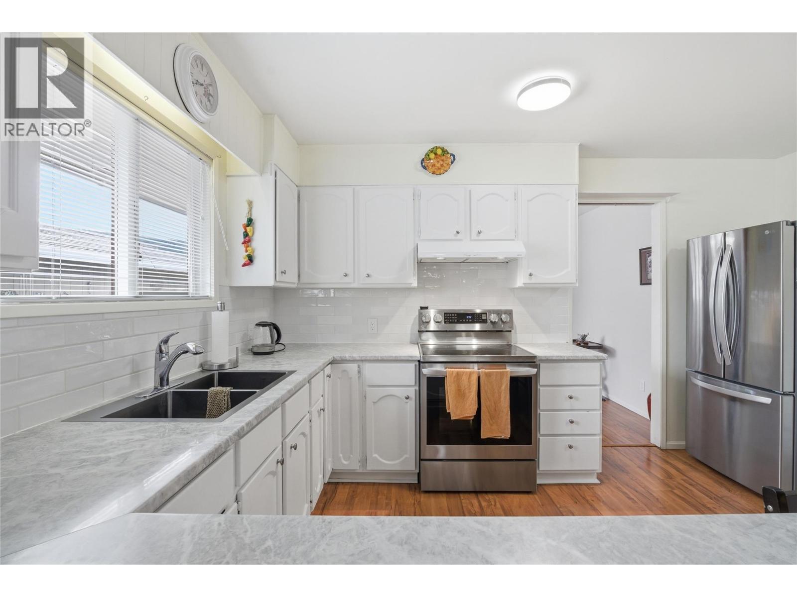 2102 CLAPPERTON Avenue - 16
