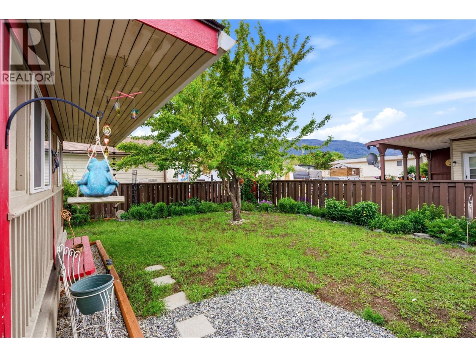 2102 CLAPPERTON Avenue - 53
