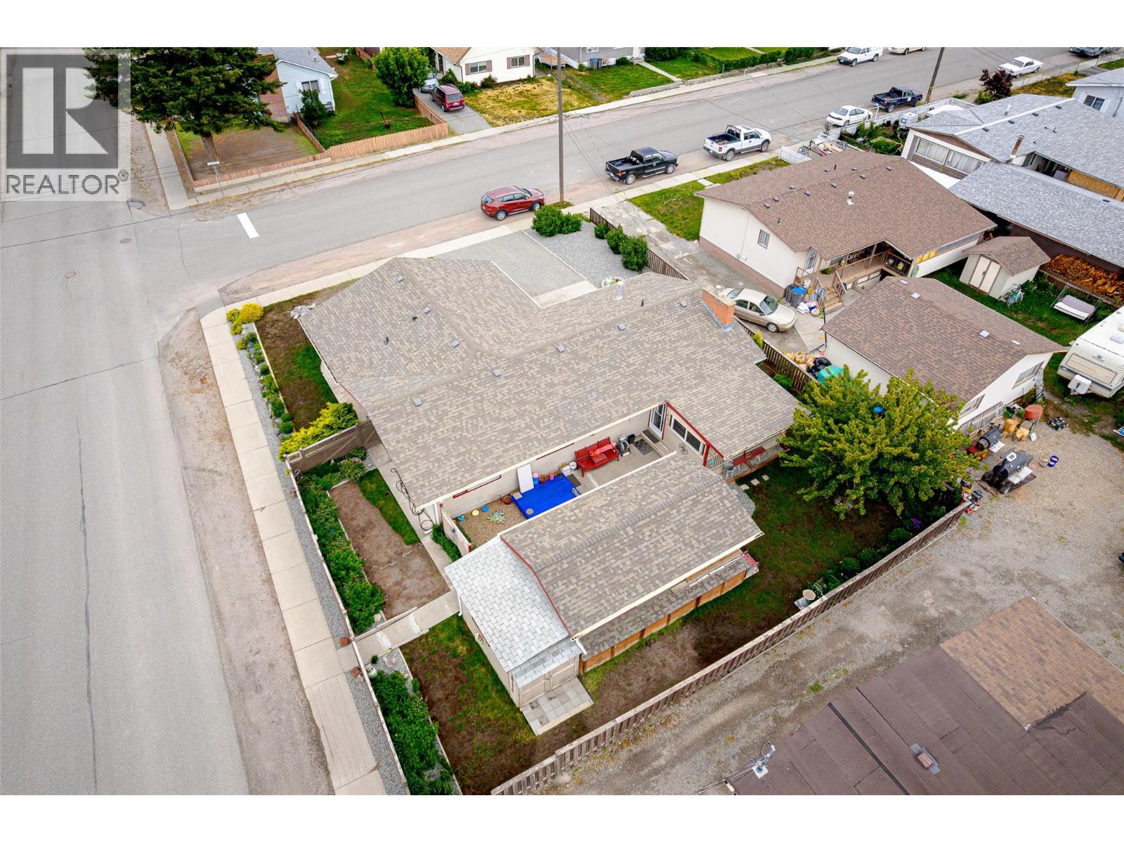 2102 CLAPPERTON Avenue - 67