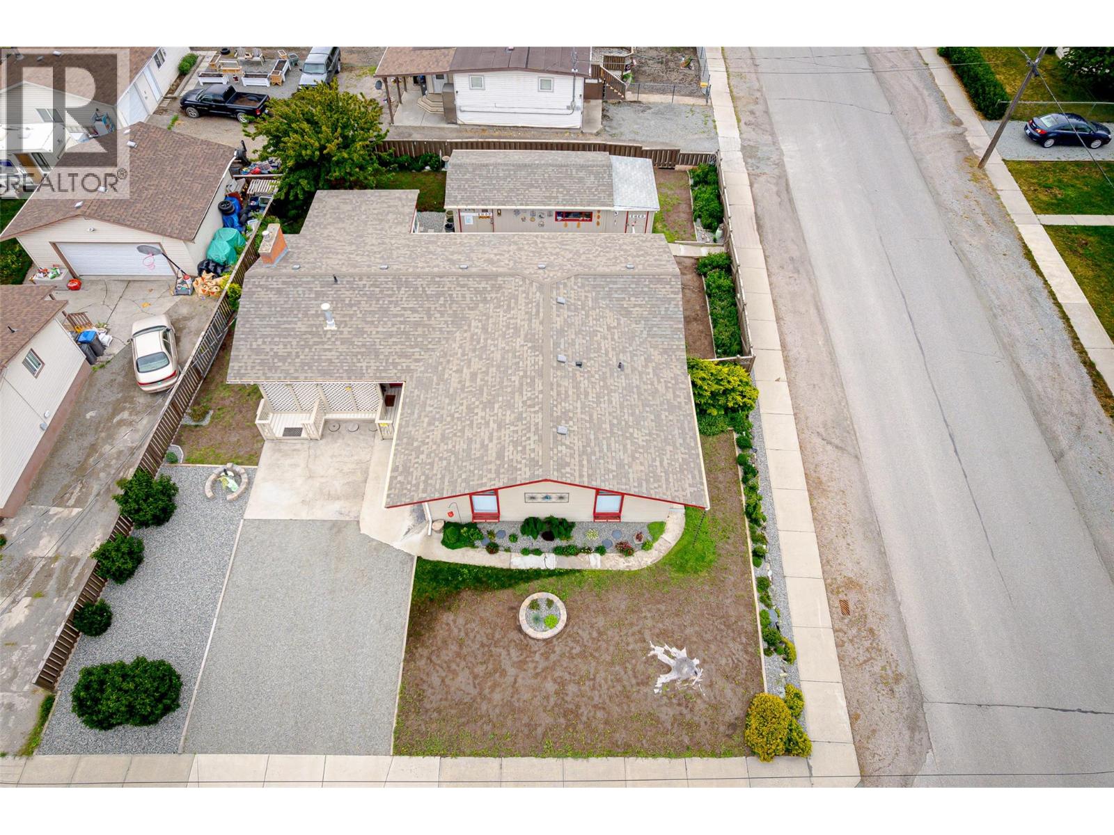 2102 CLAPPERTON Avenue - 66