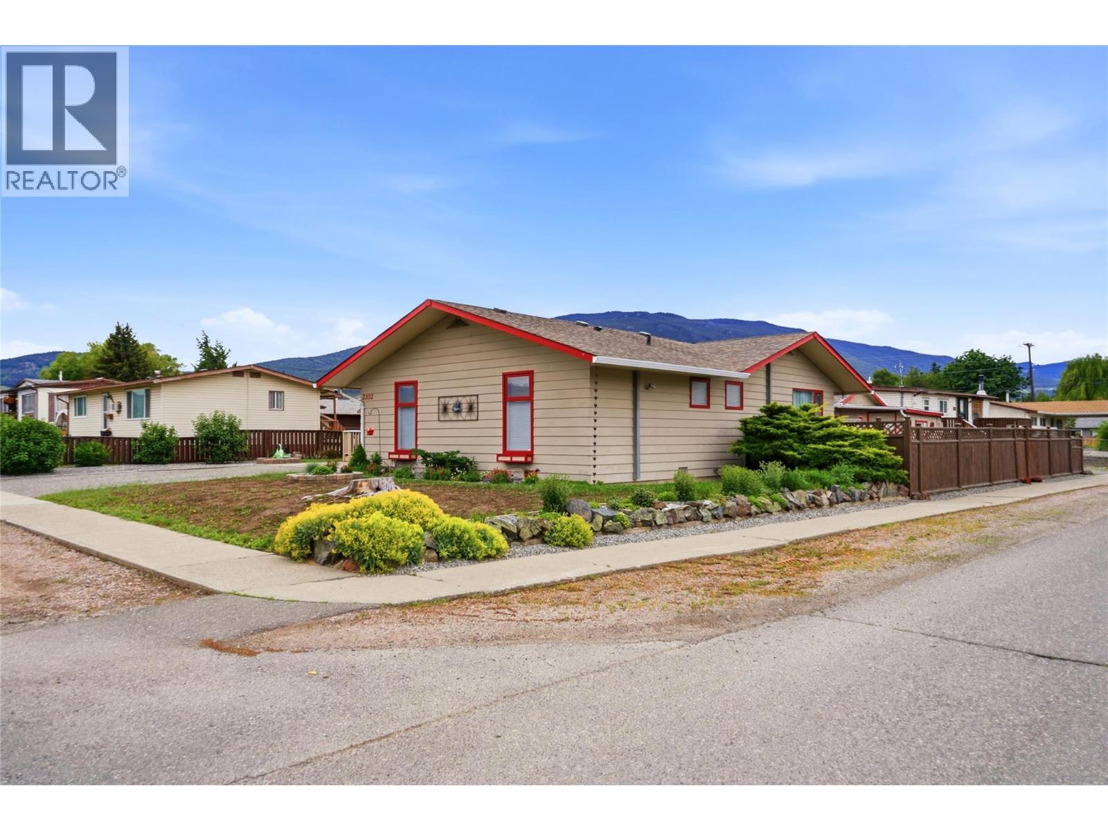 2102 CLAPPERTON Avenue - 60