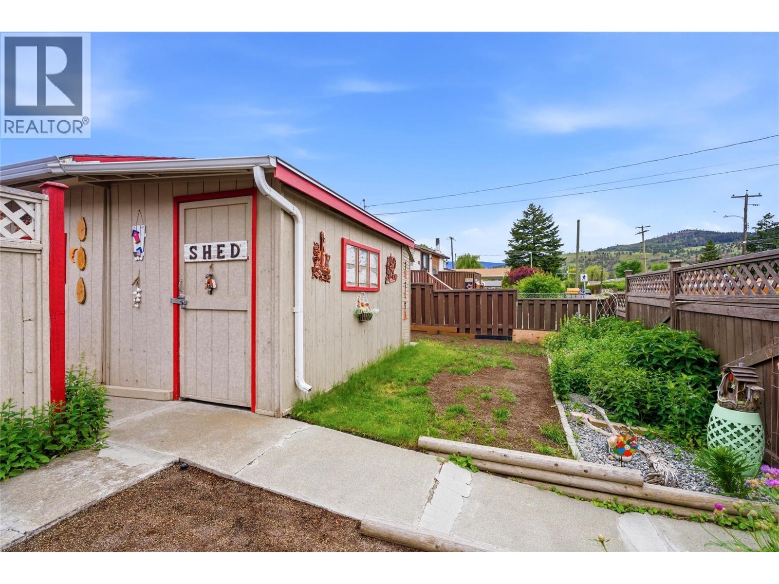 2102 CLAPPERTON Avenue - 57