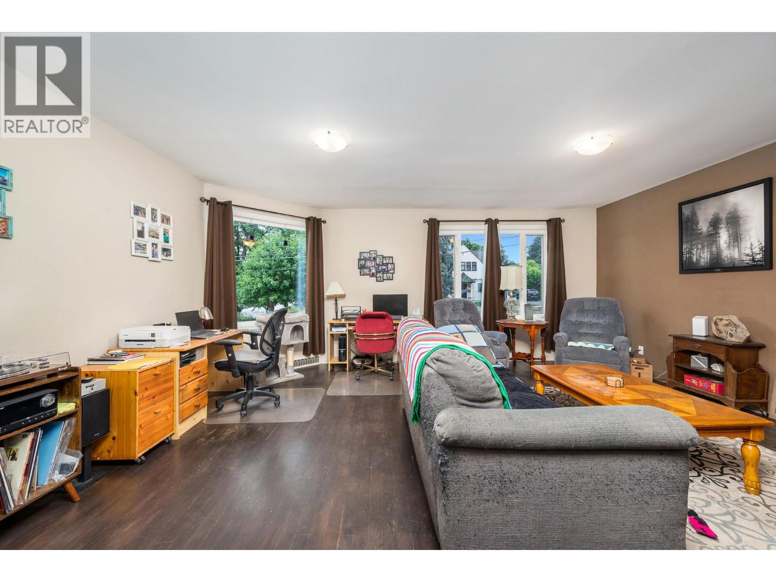 1906 32 Avenue - 16