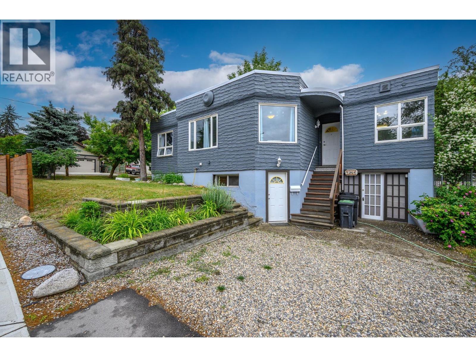 1906 32 Avenue - 11