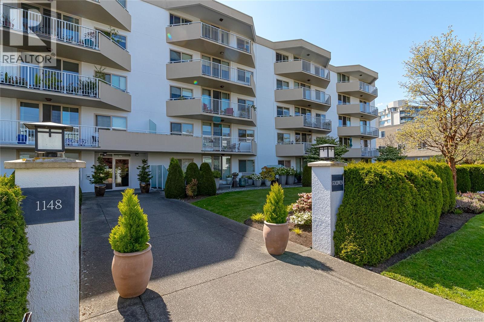 507 1148 Goodwin St, Oak Bay — photo 2