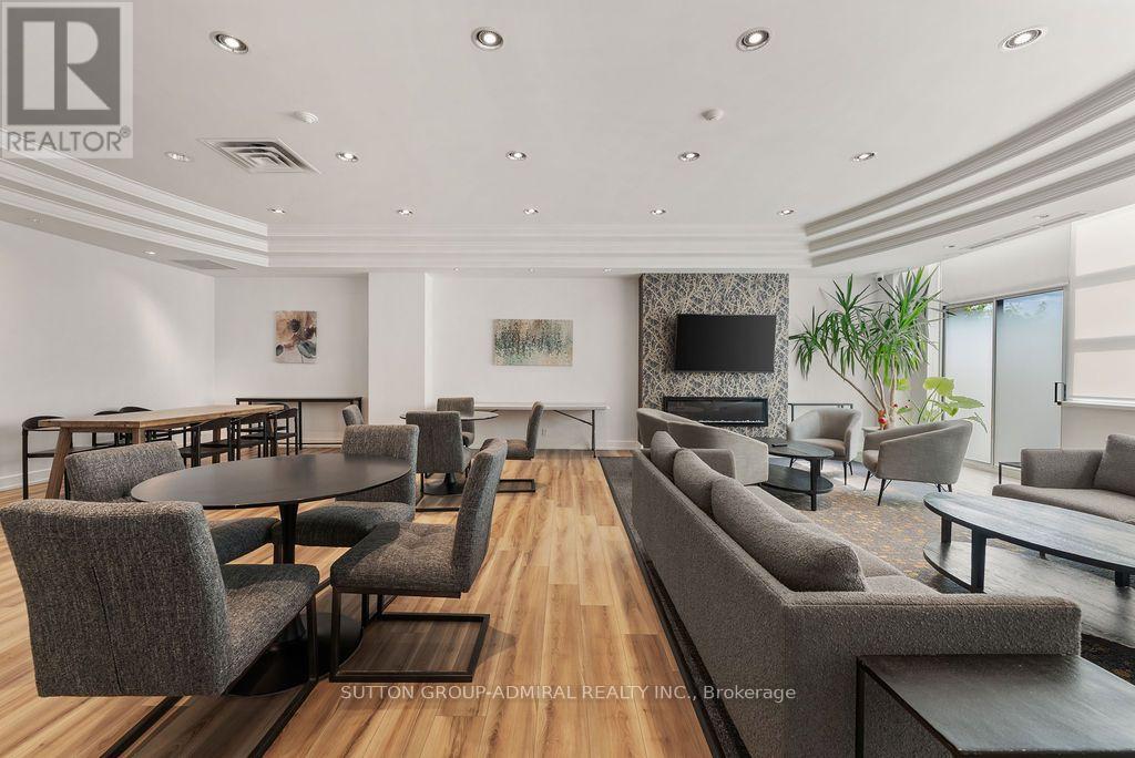 #124 1001 ROSELAWN AVENUE - 27