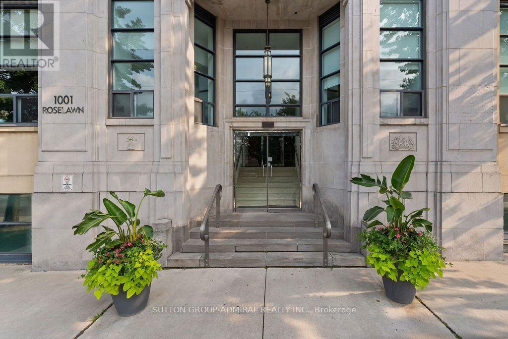 #124 1001 ROSELAWN AVENUE - 32