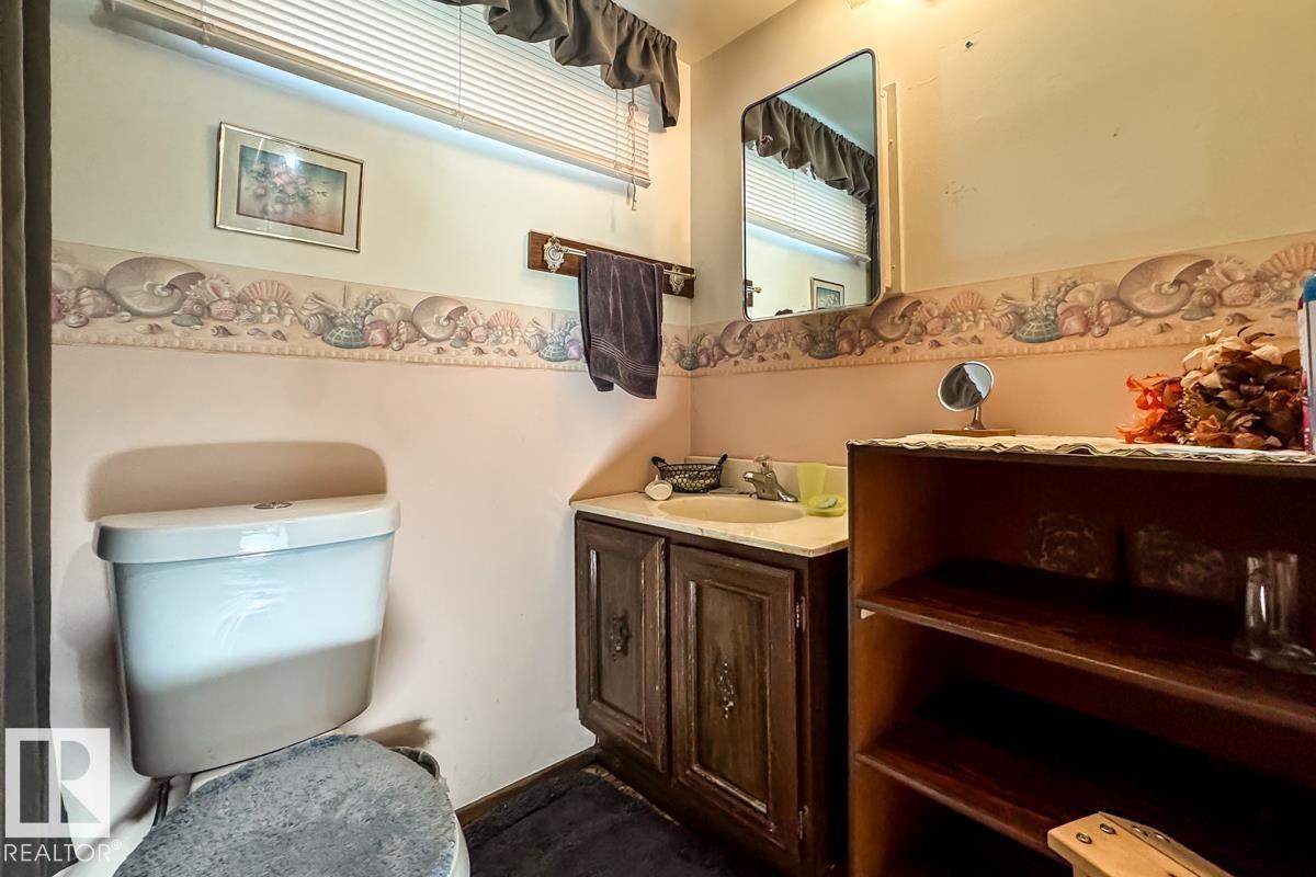 13517 136 ST NW - 35