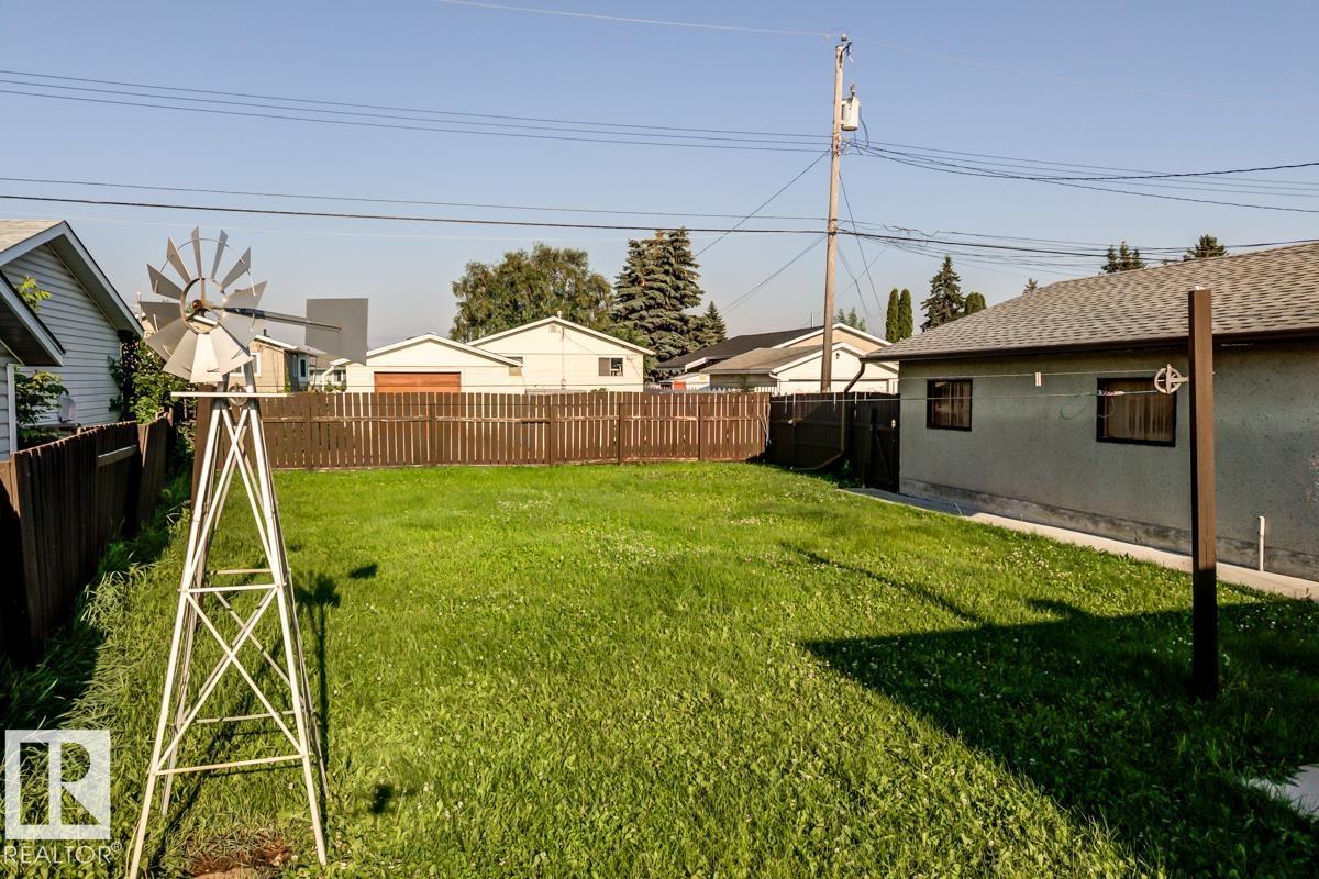 13517 136 ST NW - 39