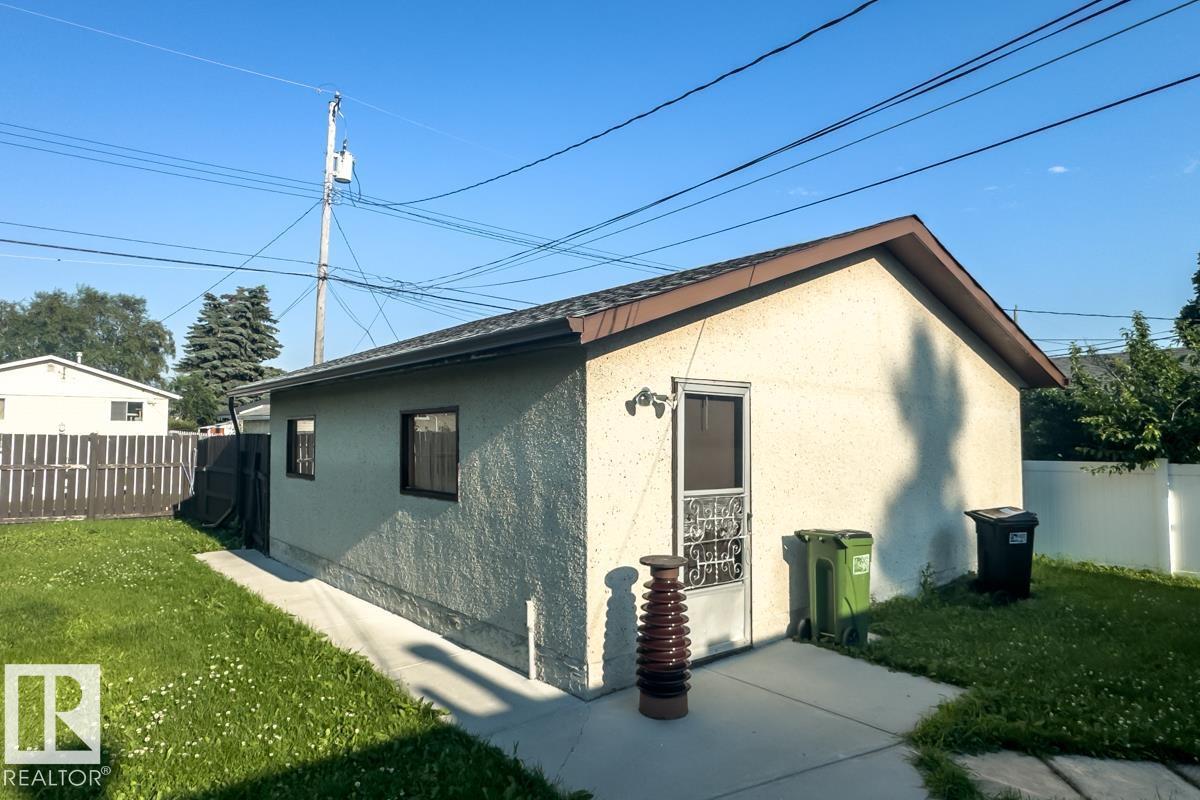 13517 136 ST NW - 45