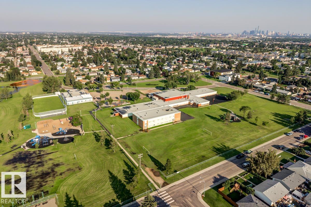 13517 136 ST NW - 58