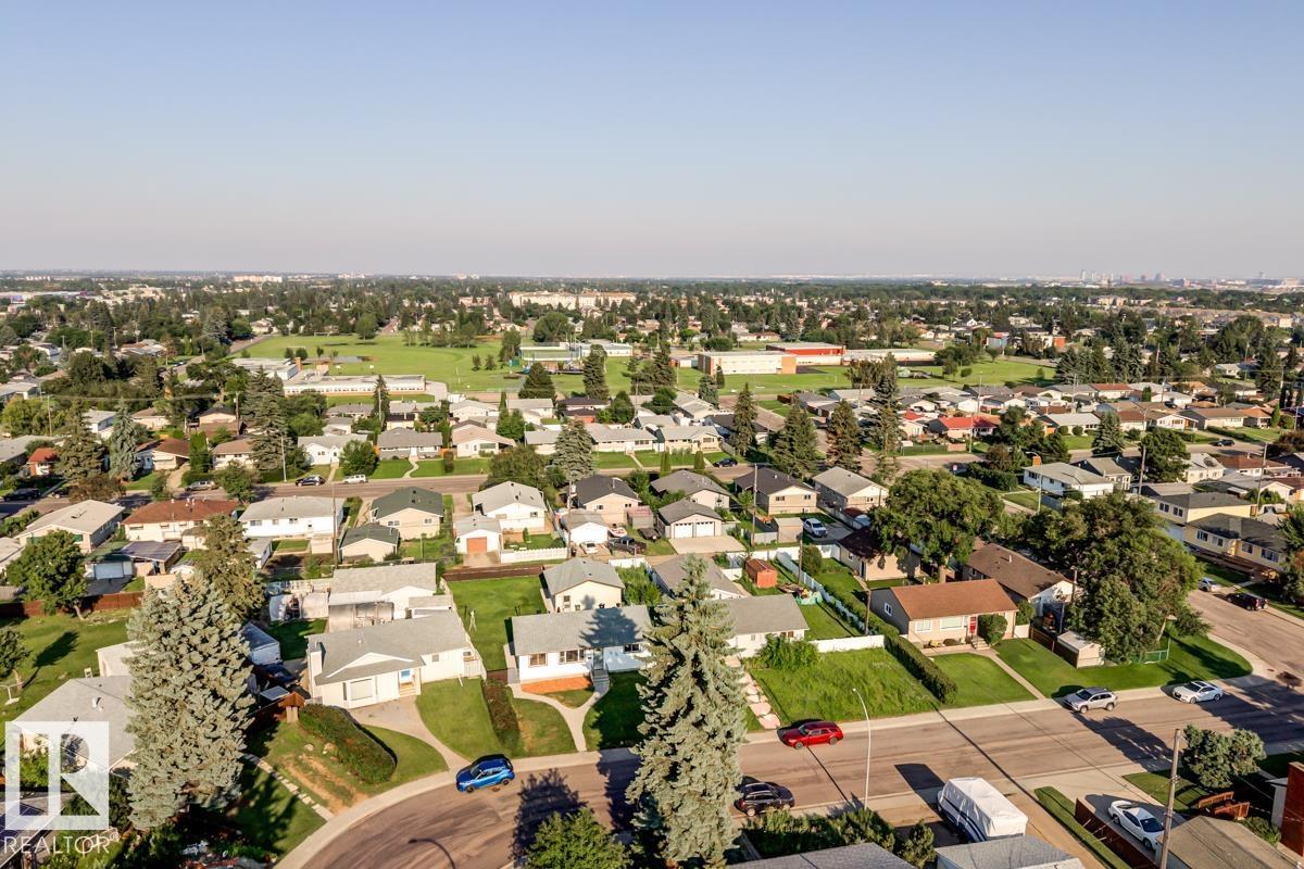 13517 136 ST NW - 60