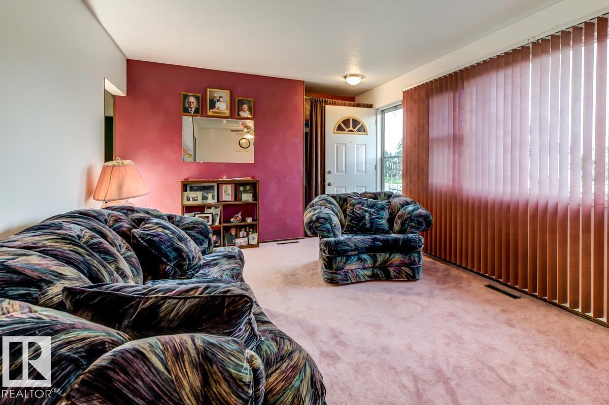 13517 136 ST NW - 9