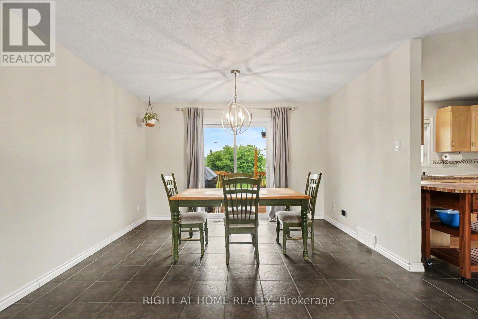 3320 GENDRON ROAD - 11