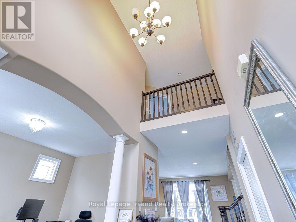 761 GLENWOOD ROAD N - 13