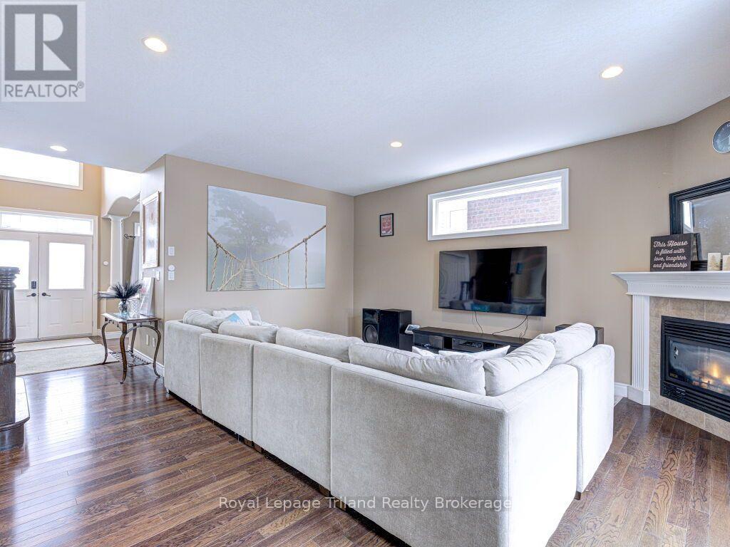 761 GLENWOOD ROAD N - 20