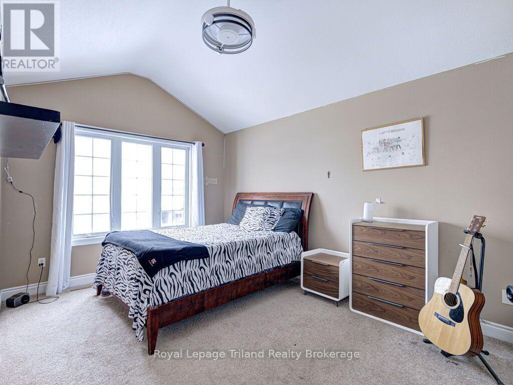 761 GLENWOOD ROAD N - Image 31