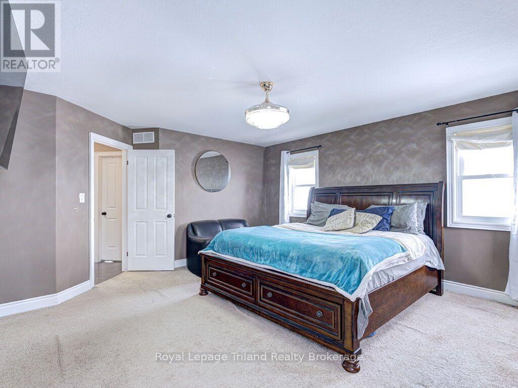 761 GLENWOOD ROAD N - Image 33