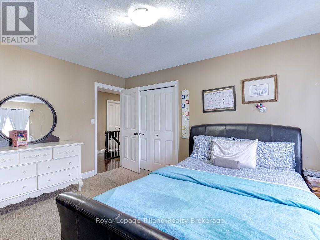 761 GLENWOOD ROAD N - Image 38