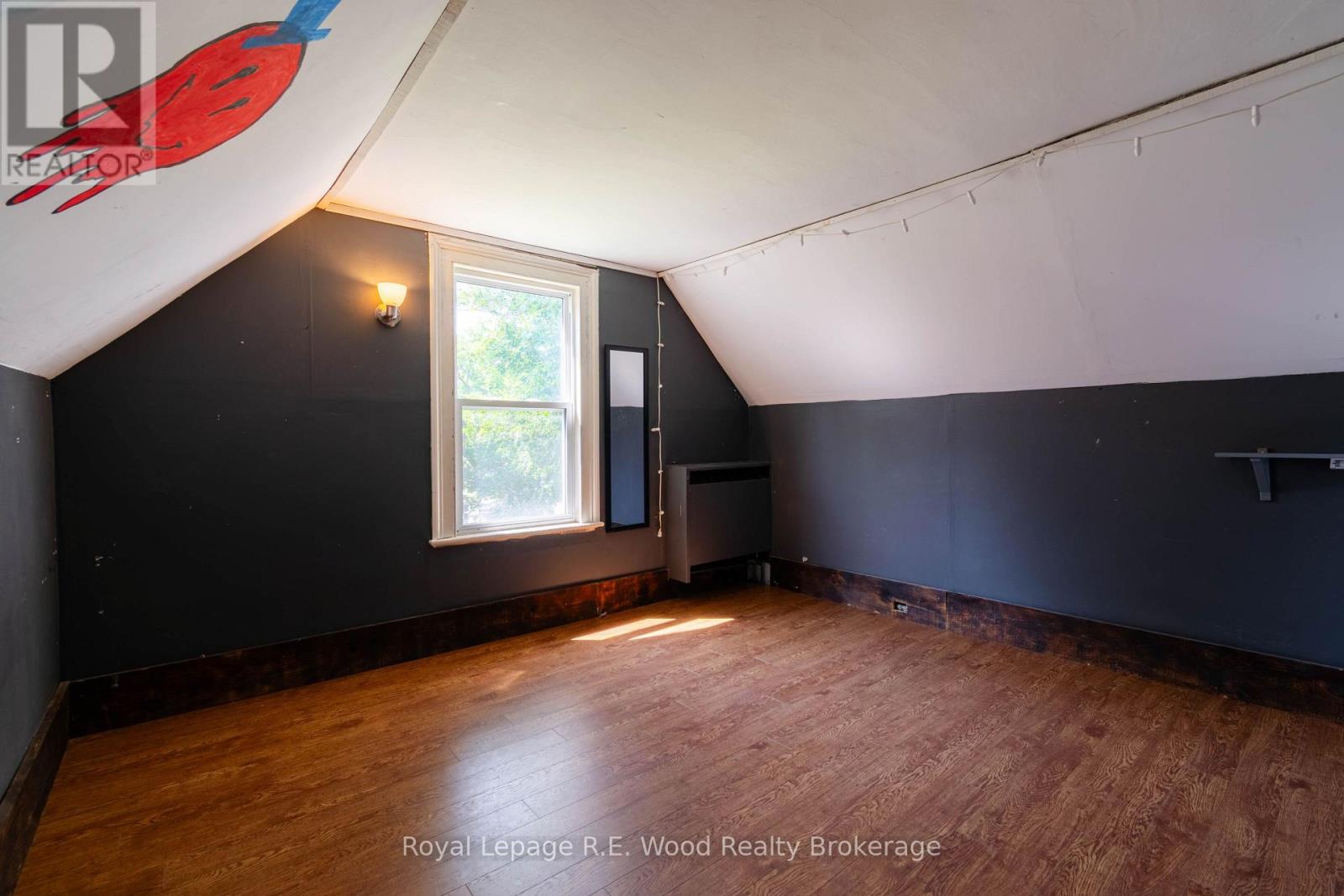 311 TALBOT STREET E - 22