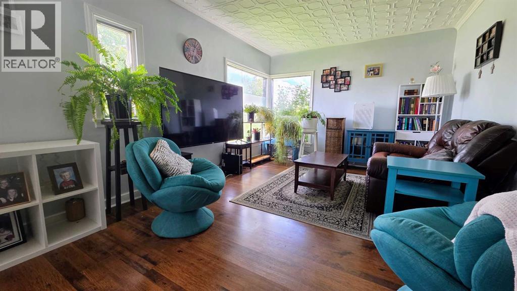5105 WINDSOR Avenue - Image 4