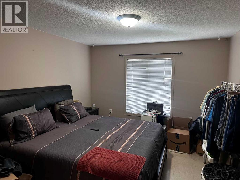 #304A 80 Kelloway Crescent - 3