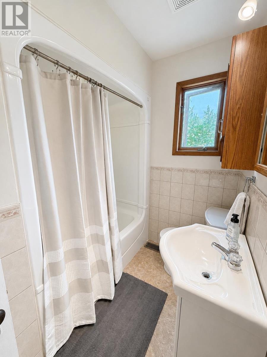 101 Balsam DR - 12