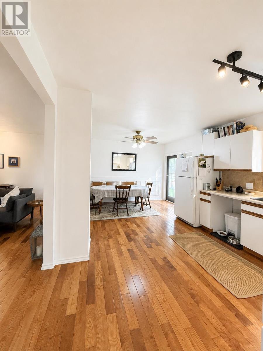 101 Balsam DR - 6