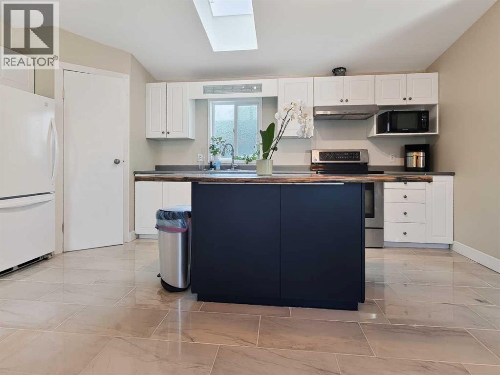 10826 98 Street - 17