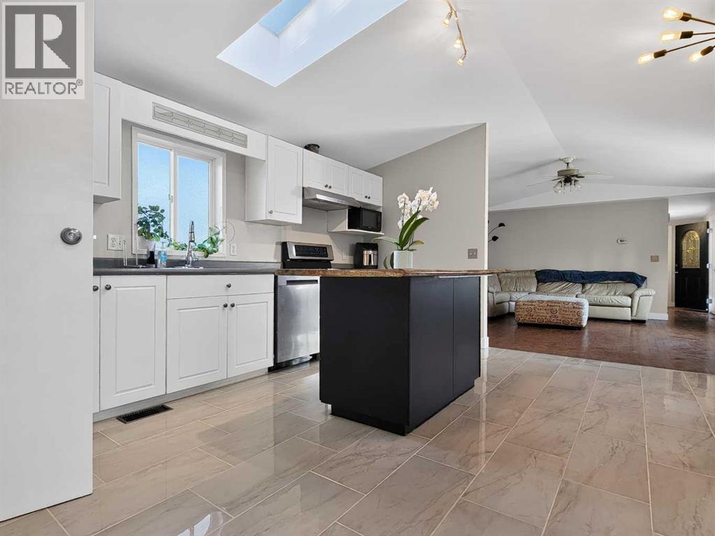 10826 98 Street - Image 19