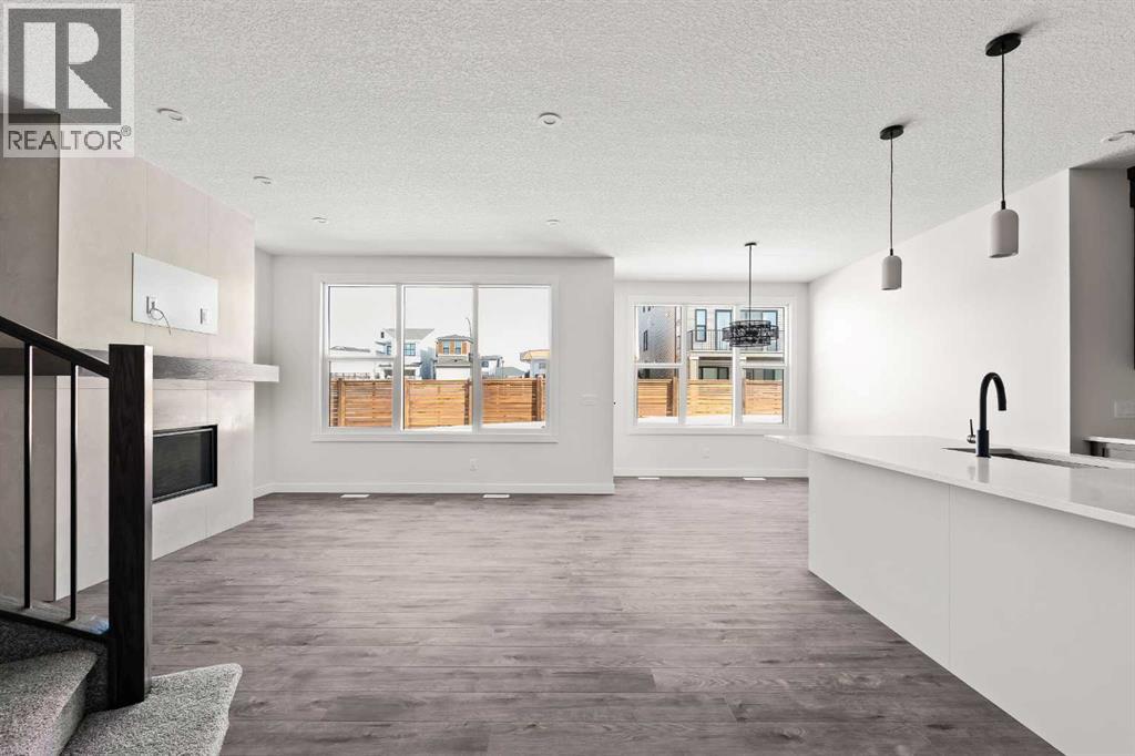 167 Lucas Gardens NW - 2