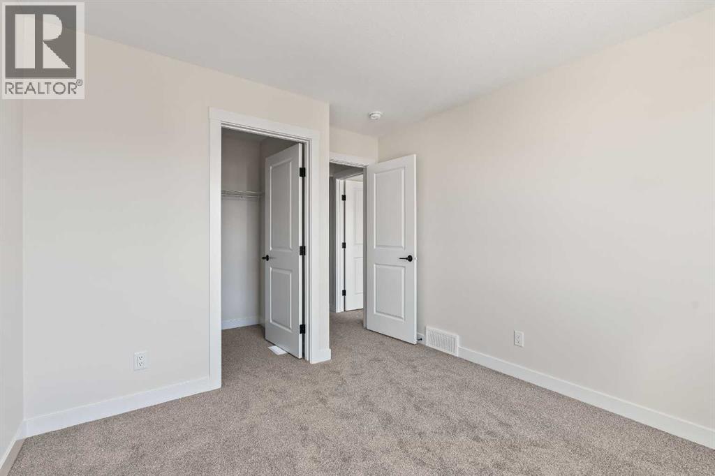 167 Lucas Gardens NW - 35