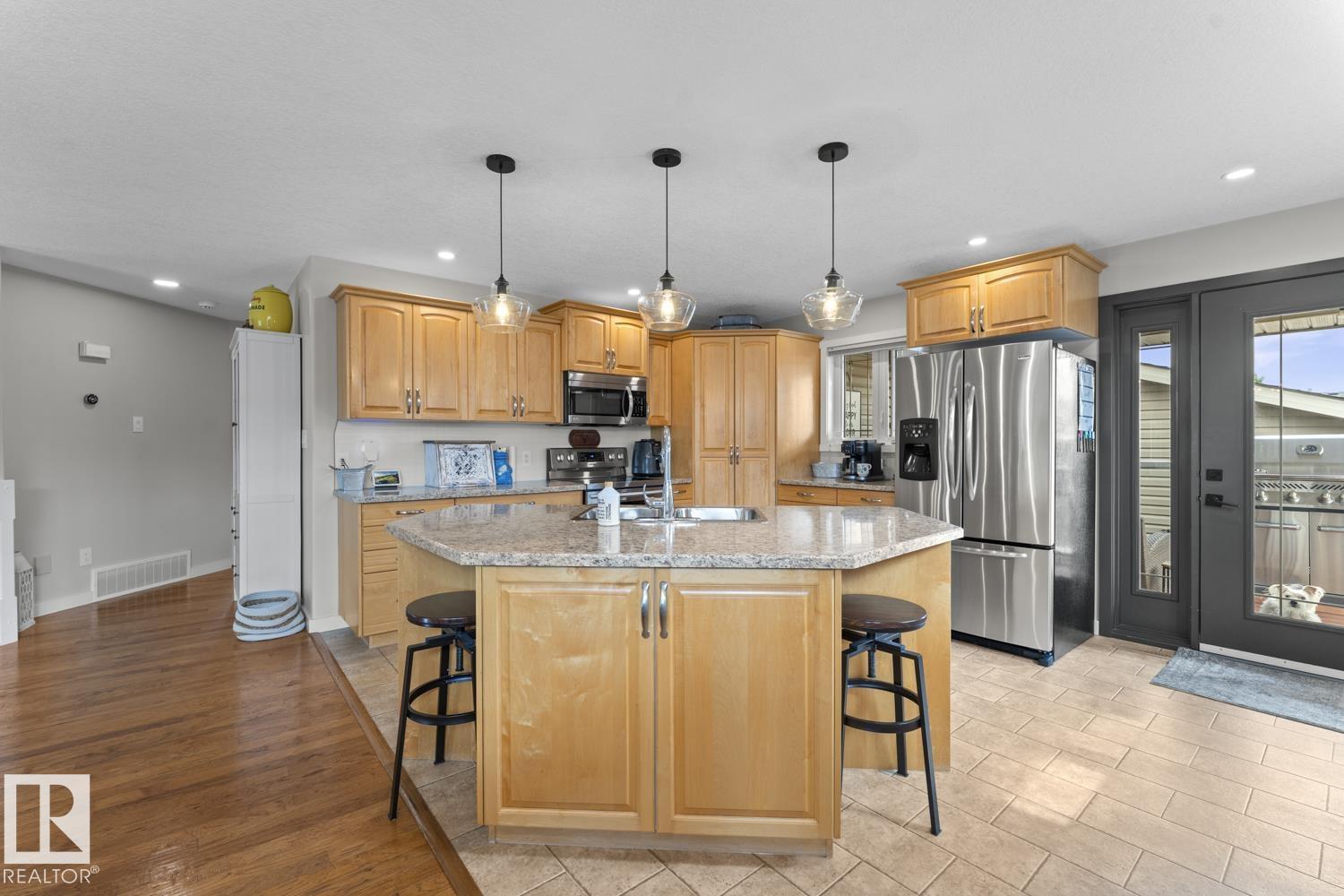 4109 40 ST - 21