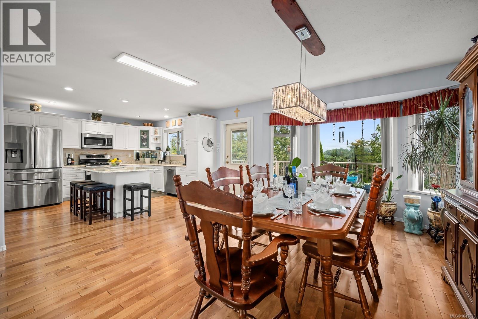 1564 Trumpeter Cres SW - 20