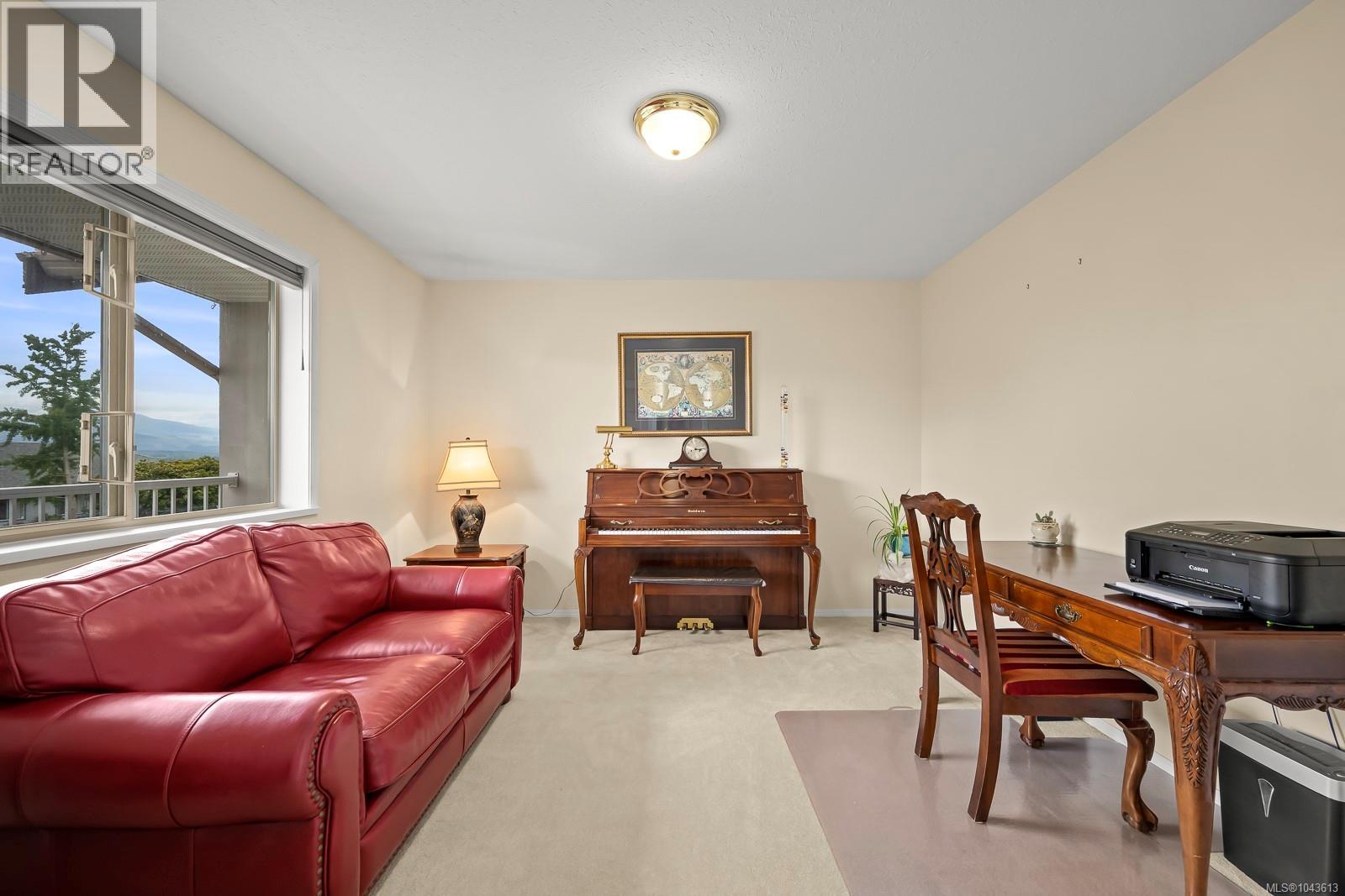 1564 Trumpeter Cres SW - 28